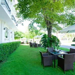 Paragon Hotel